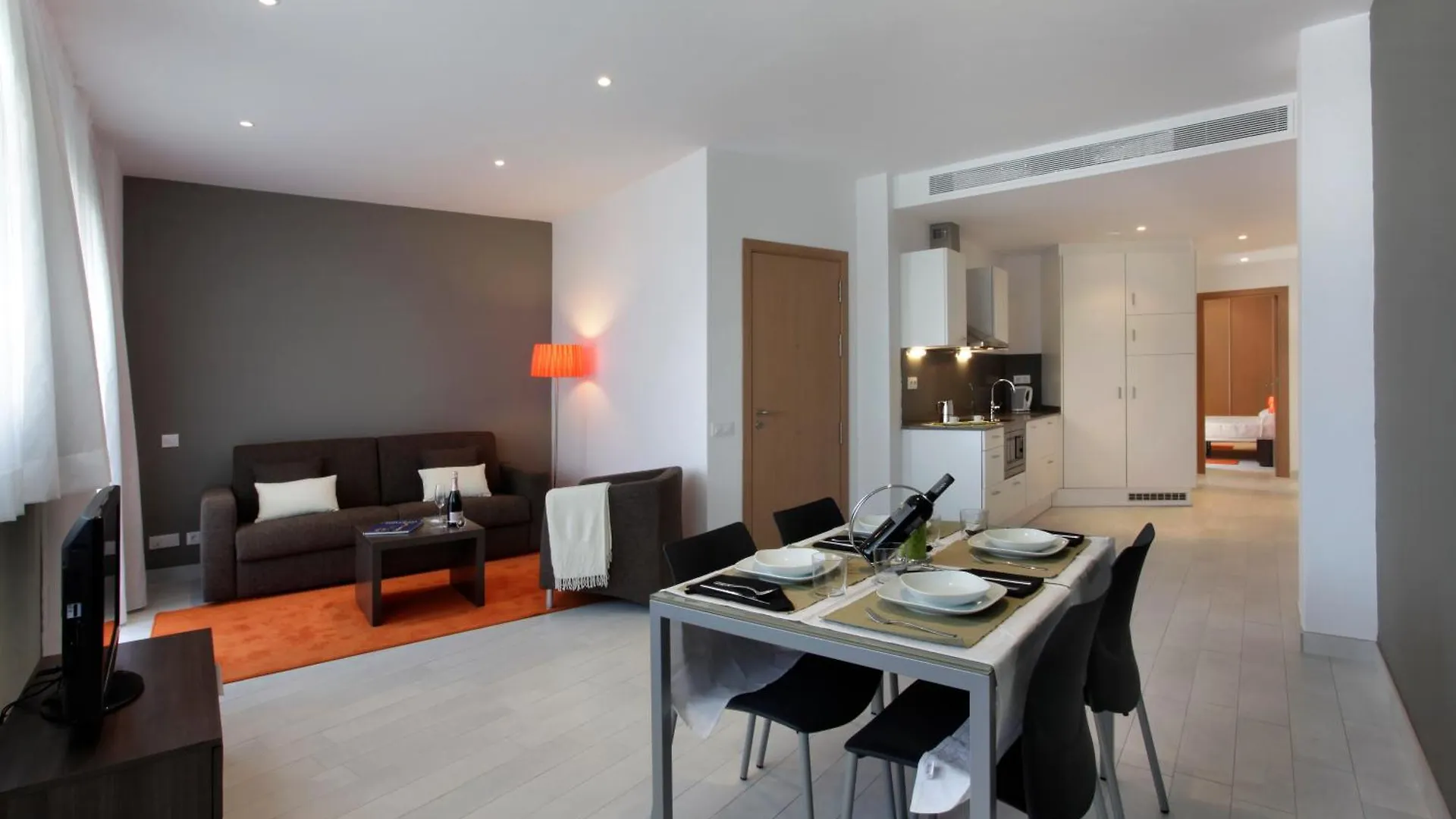 Fisa Rentals Les Corts Apartments Barcelona