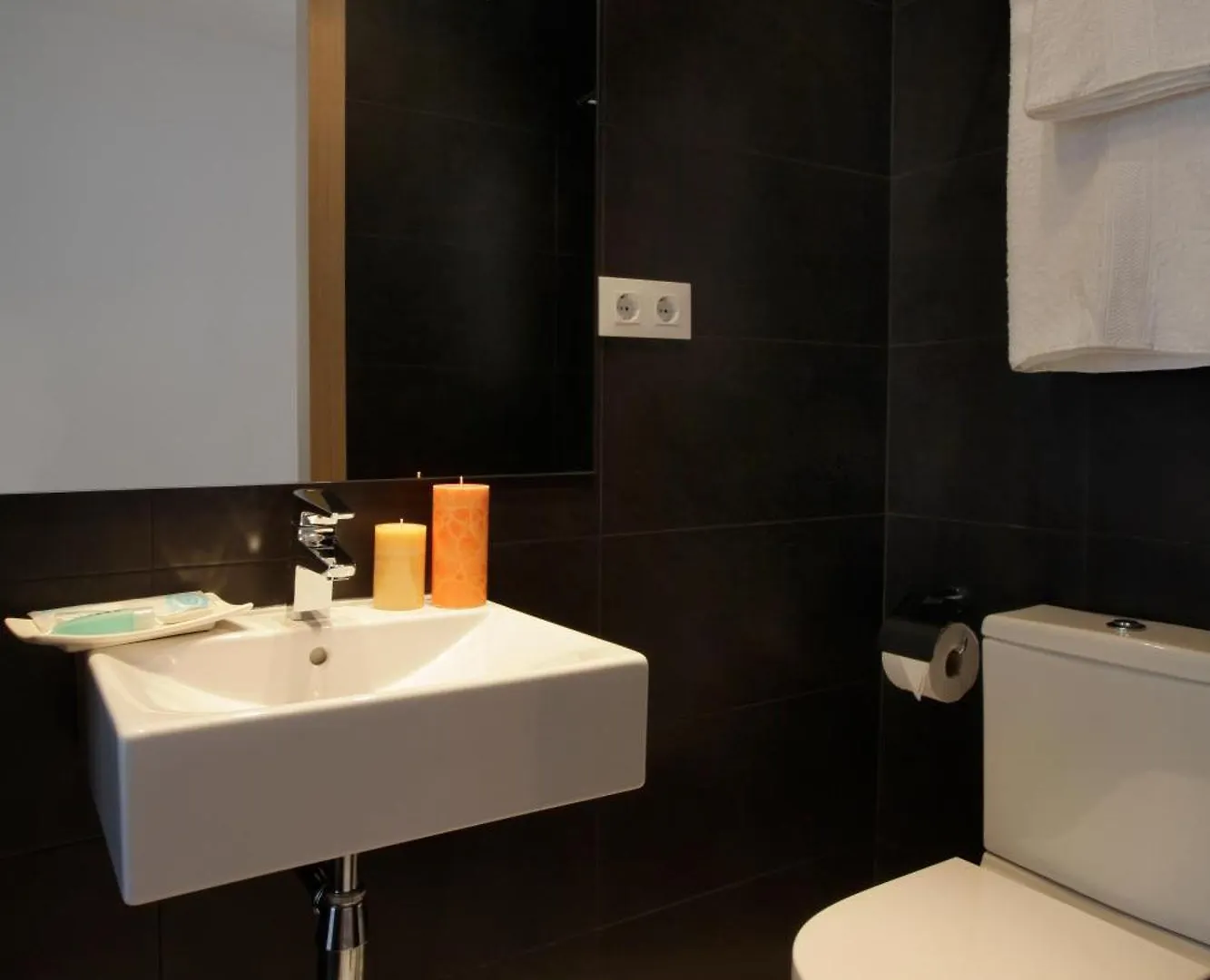 Fisa Rentals Les Corts Apartments Barcelona