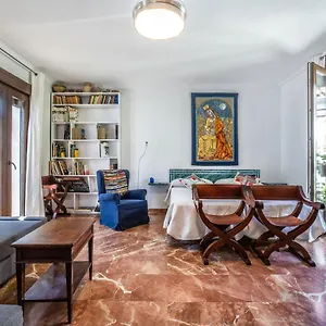 Con Patio Cordobes En San Basilio & Parking Apartment Cordoba