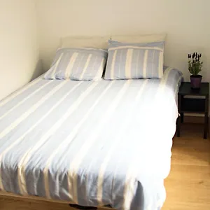 vintage-2bedroom-apartment.hotels-lisbon-portugal.com/
