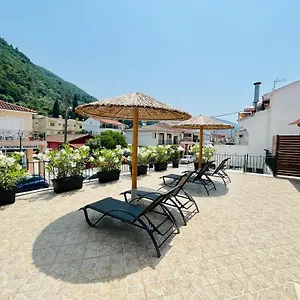 https://theseus-seafront-house.kefaloniahotels.net